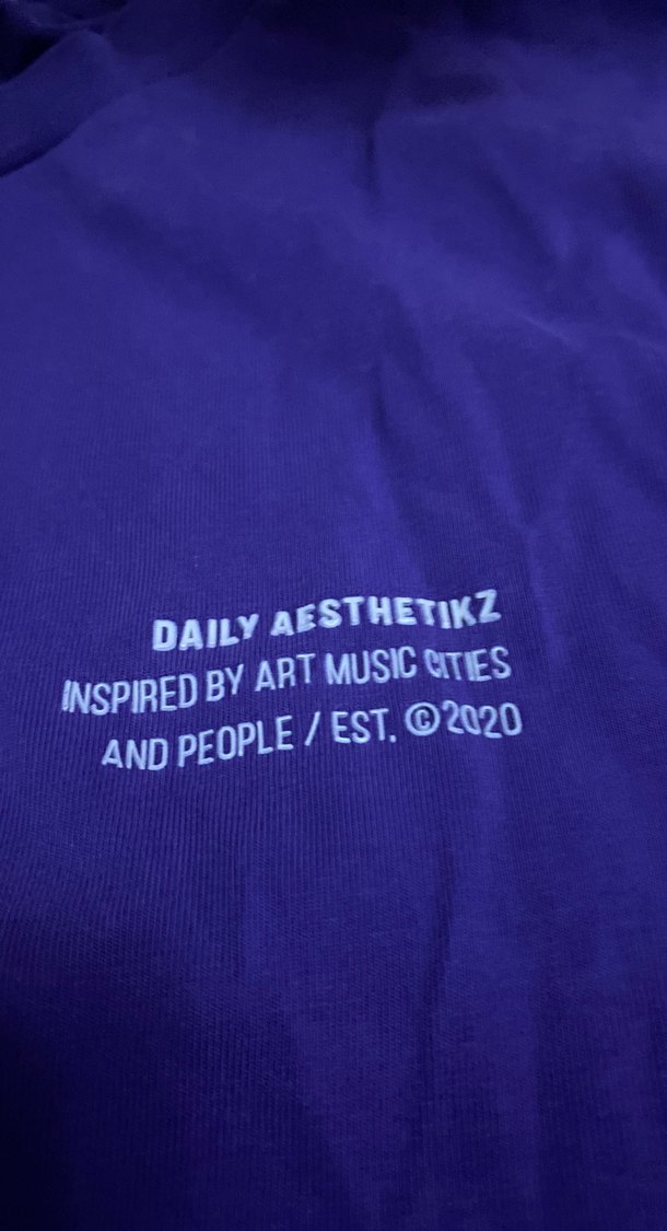 Erkek Mor Baskılı Kısa Kollu Tişört - Görsel 2