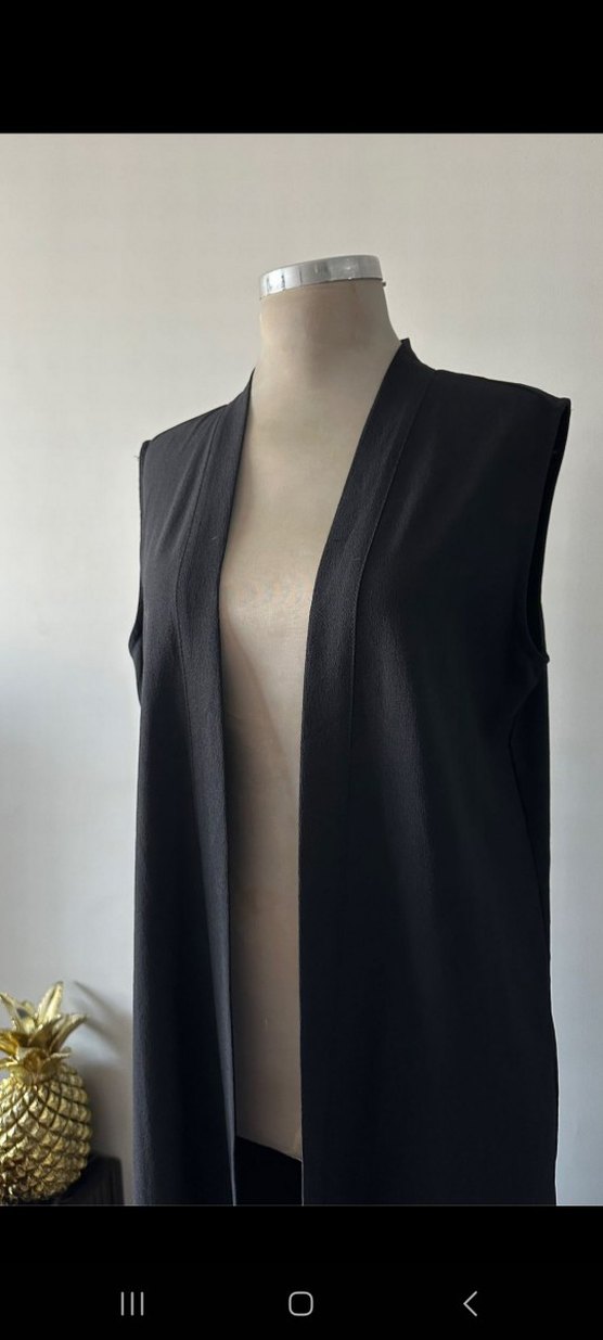 Siyah Uzun Drapeli Kolsuz Kadın Yelek - Görsel 4