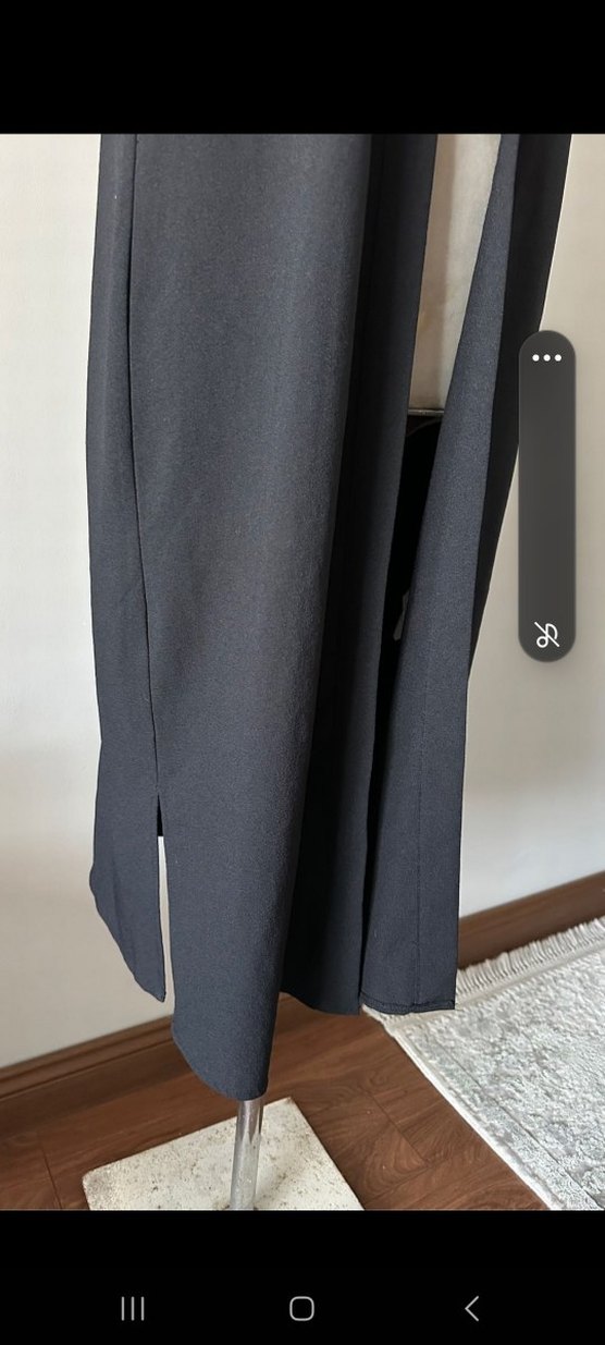 Siyah Uzun Drapeli Kolsuz Kadın Yelek - Görsel 5