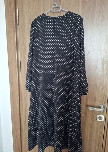 Uzun Kollu Puantiyeli Siyah Elbise - Görsel 2