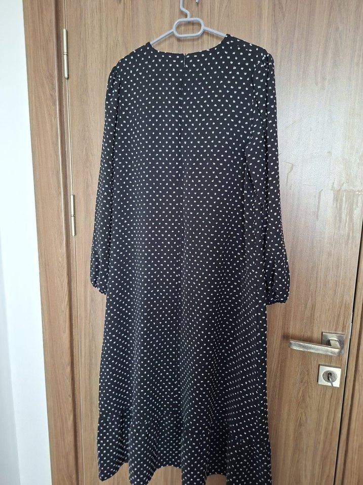 Uzun Kollu Puantiyeli Siyah Elbise - Görsel 2