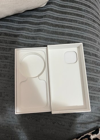 iPhone kutusu - Görsel 2