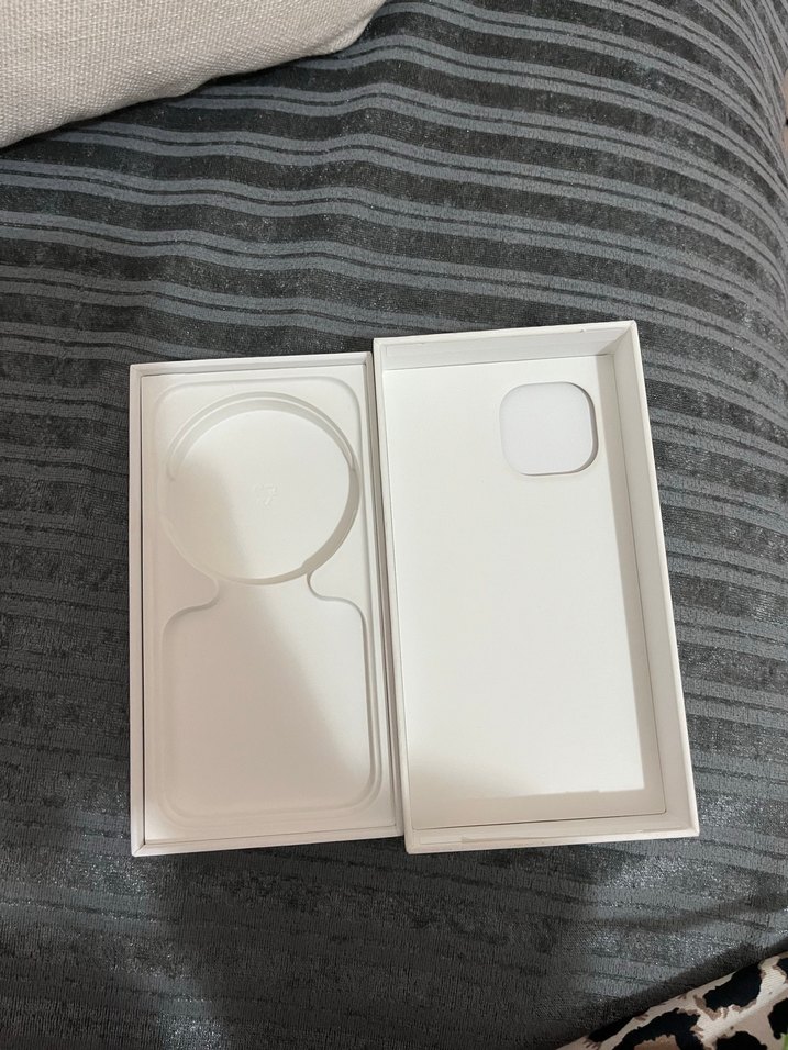 iPhone kutusu - Görsel 2