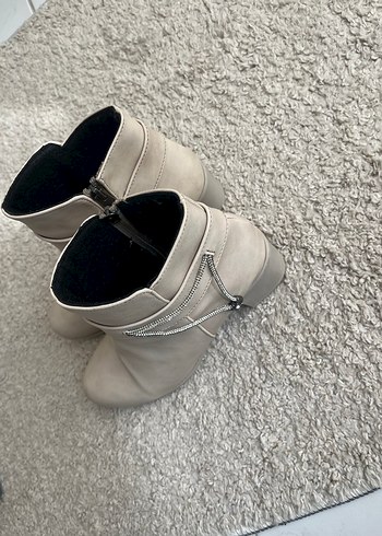 Bej Tokalı Kadın Bot - Görsel 4