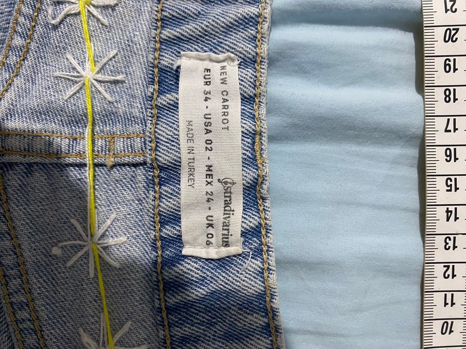 Nakışlı Düğmeli Mini Mavi Kadın Kot Şort - Görsel 2