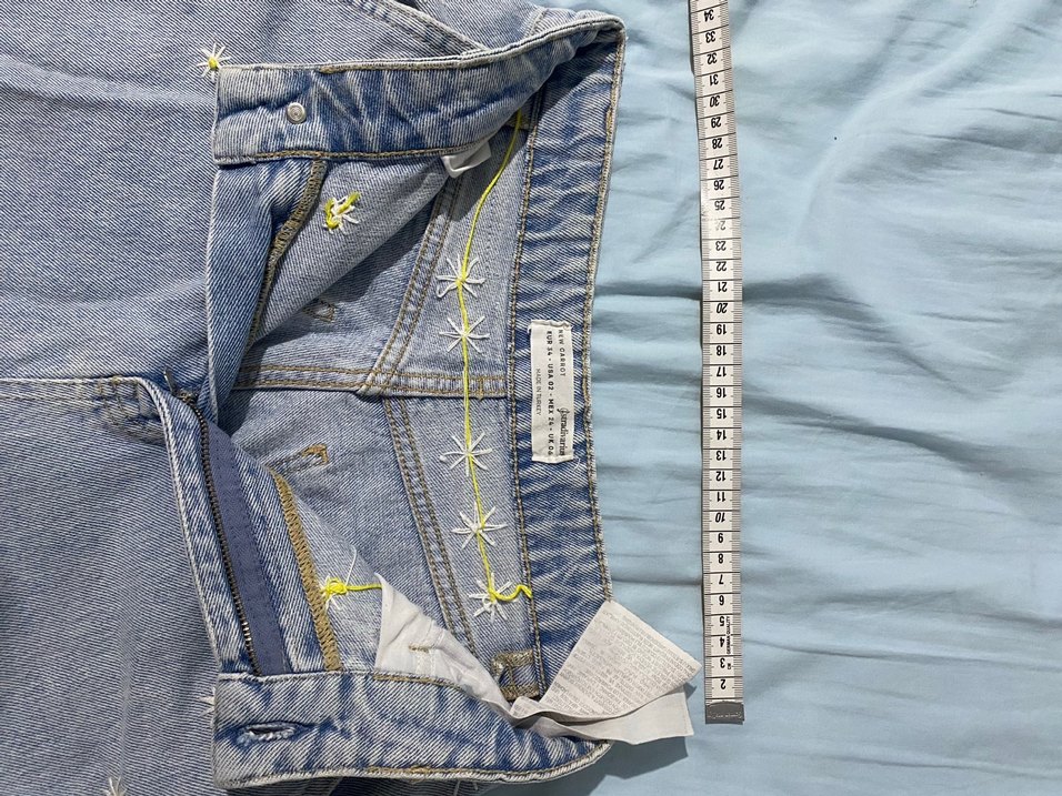 Nakışlı Düğmeli Mini Mavi Kadın Kot Şort - Görsel 3