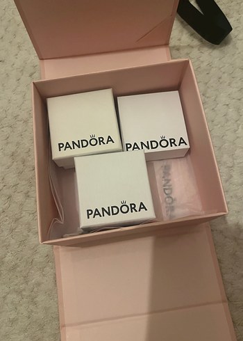 Pandora Pembe Hediye Kutusu
