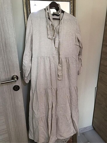 LC Waikiki uzun beyaz bir elbise