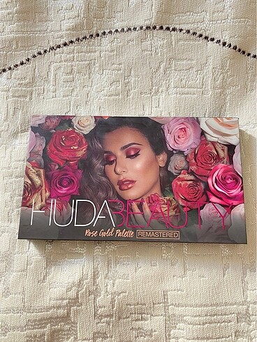 Huda Beauty far paleti