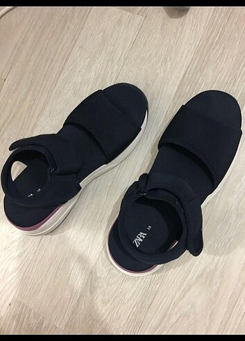 38 Beden lacivert Renk Zara sandalet