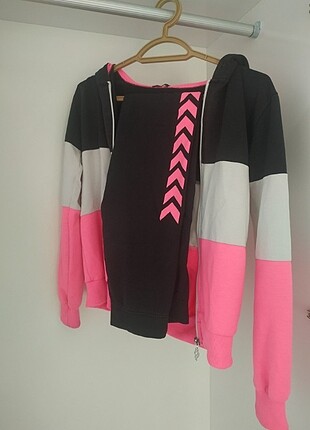 Hummel takım