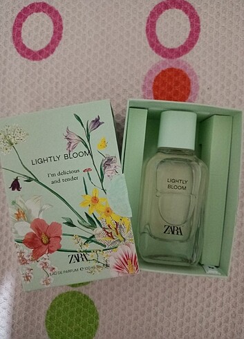Zara lightly bloom parfüm
