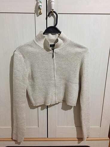 Trendyol Krem Crop Fermuarlı Triko Kazak