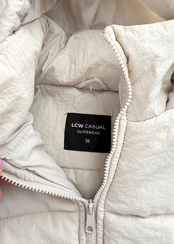 Kapüşonlu Beyaz Kadın Yelek - Görsel 3