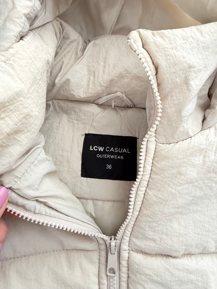 Kapüşonlu Beyaz Kadın Yelek - Görsel 3