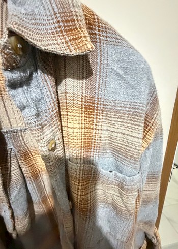 Pull&Bear Renkli Oduncu Gri Düğmeli Salaş Kadın Gömlek - Görsel 4