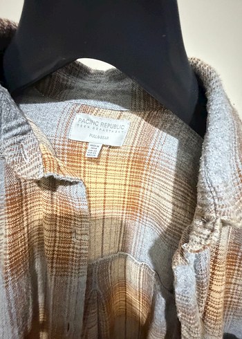 Pull&Bear Renkli Oduncu Gri Düğmeli Salaş Kadın Gömlek - Görsel 3