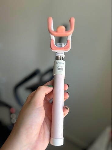 PEMBE SELFİE ÇUBUĞU