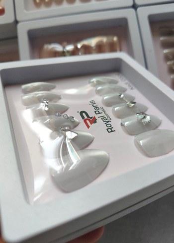 Royal Paris Beyaz Kedi Gözü takma tırnak - Görsel 4