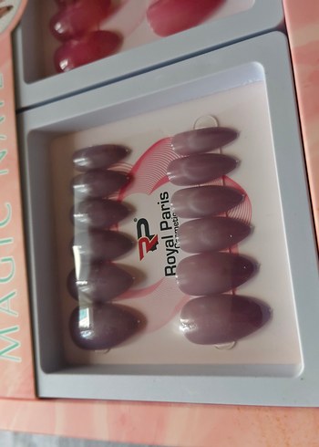 Royal Paris Bordo Takma Tırnak Seti - Görsel 7