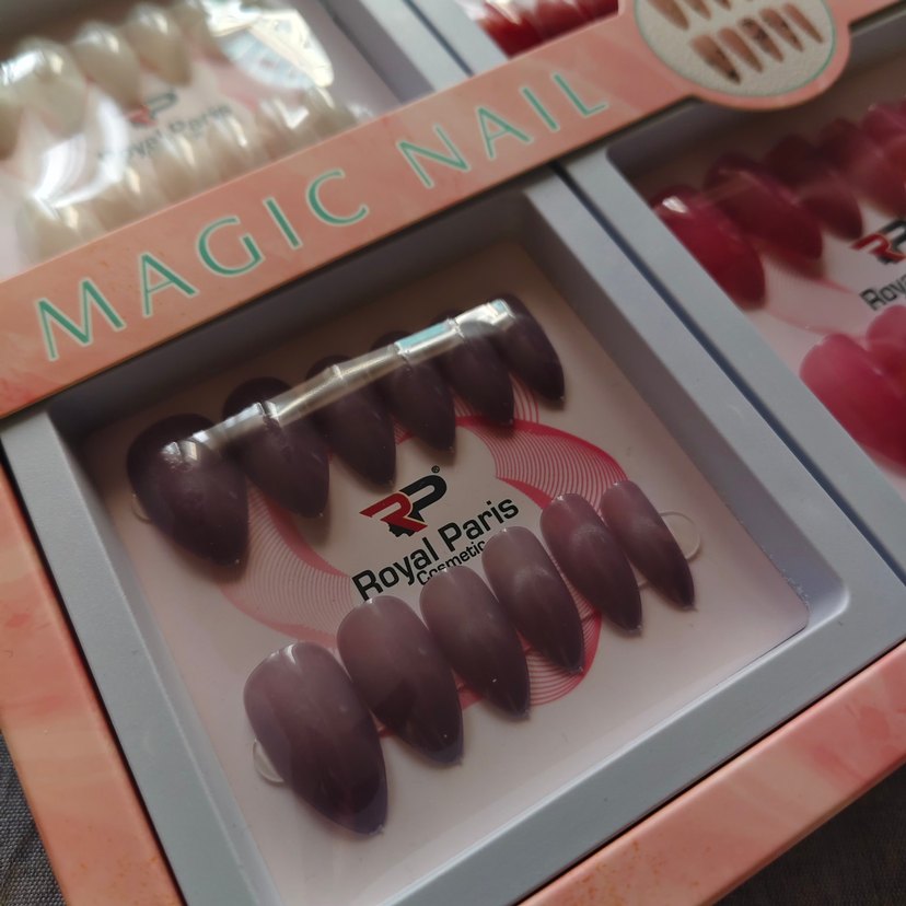 Royal Paris Bordo Takma Tırnak Seti - Görsel 4