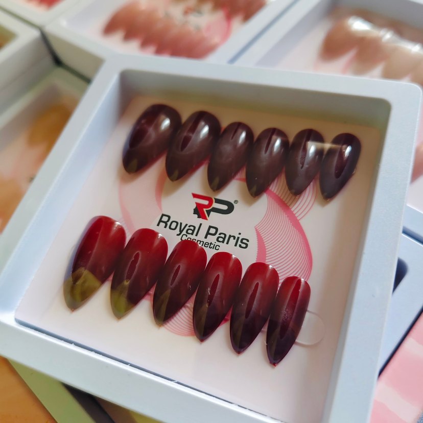 Royal Paris Bordo Takma Tırnak Seti - Görsel 2