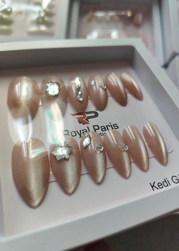 Royal Paris kedi gözü Bej Taşlı Tırnak Süsü Seti - Görsel 3