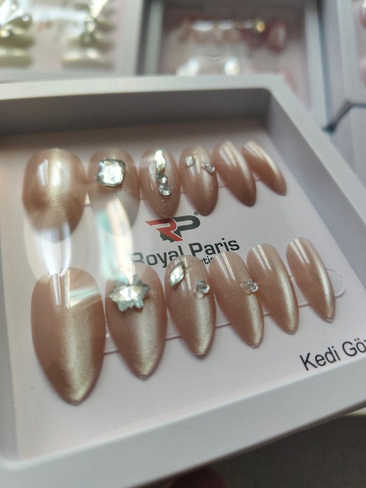 Royal Paris kedi gözü Bej Taşlı Tırnak Süsü Seti - Görsel 3