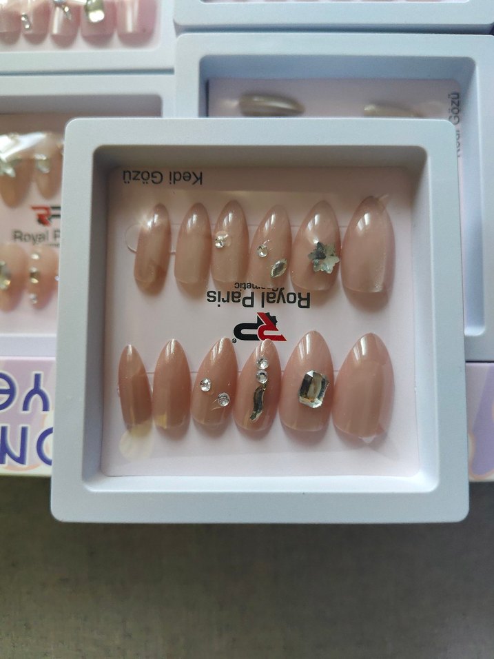 Royal Paris kedi gözü Bej Taşlı Tırnak Süsü Seti - Görsel 4