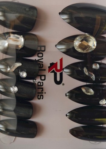 Siyah Kedi Gözü Tırnak Süslemeleri - Görsel 2