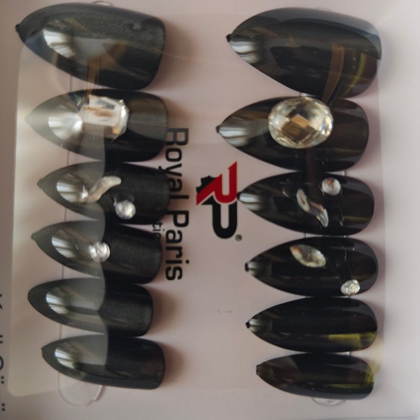 Siyah Kedi Gözü Tırnak Süslemeleri - Görsel 2