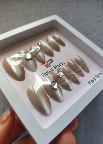 Bej Renkli Kedi Gözü Tırnak Süsü - Görsel 2