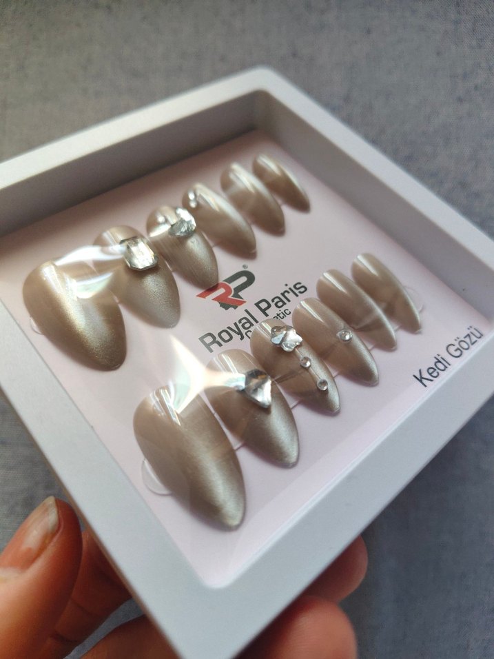 Bej Renkli Kedi Gözü Tırnak Süsü - Görsel 2