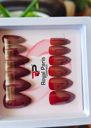 Bordo Renkli Tırnak Süslemeleri - Görsel 2