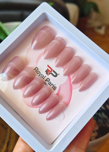 Royal Paris Bej Takma Tırnak Seti - Görsel 2
