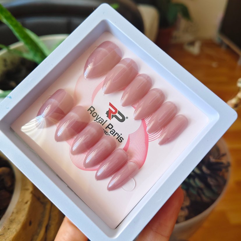 Royal Paris Bej Takma Tırnak Seti - Görsel 2