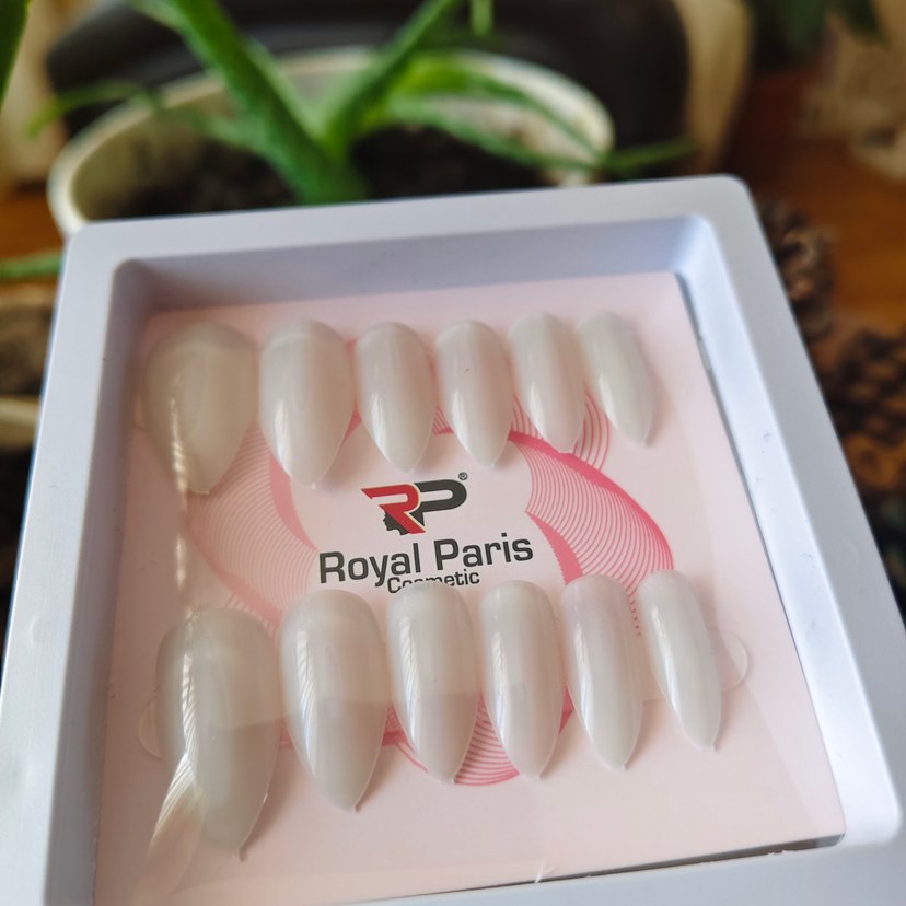 Royal Paris Beyaz Takma Tırnak Seti - Görsel 2