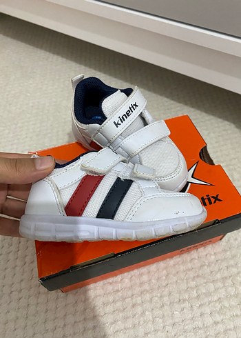 21 Beden Erkek çocuk spor ayakkabı