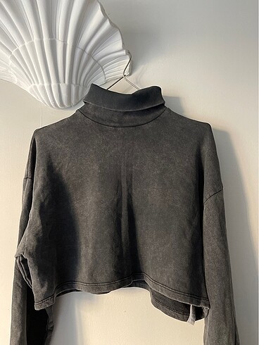 Bershka Boyunlu crop swetshirt