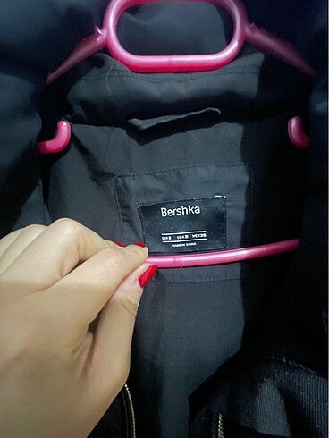 s Beden siyah Renk BERSHKA siyah şişme mont çıkarılabilir kürkü mevcut