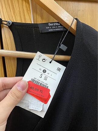Bershka Siyah elbise