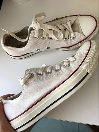 Beyaz converse