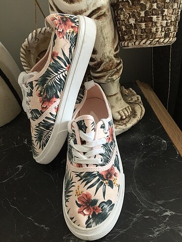 36 Beden çeşitli Renk H&M MARKA YENİDEN FARKSIZ SNEAKER AYAKKABI