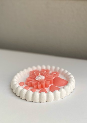 Tasarımcı Çiçek ve Kalp Desenli Mum
