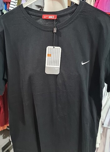 l Beden siyah Renk Nike tshirt