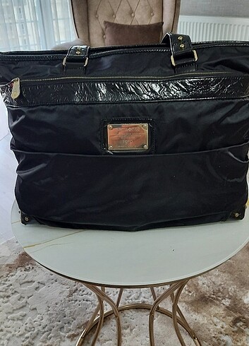  Beden siyah Renk Samsonite marka orjinal çanta dir