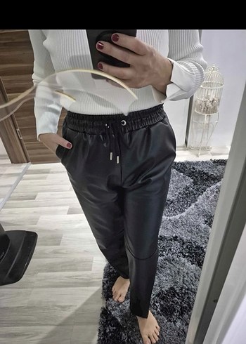 Beli bağcıklı diz dikiş detay deri pantolon  - Görsel 4