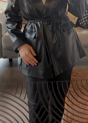 Kadın Siyah Deri Kemerli Ceket - Görsel 4