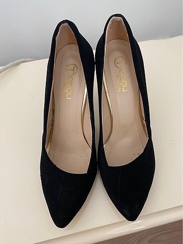 Siyah süet stiletto