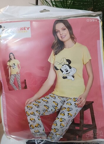 Mickey mouse baskılı pijama takımı 